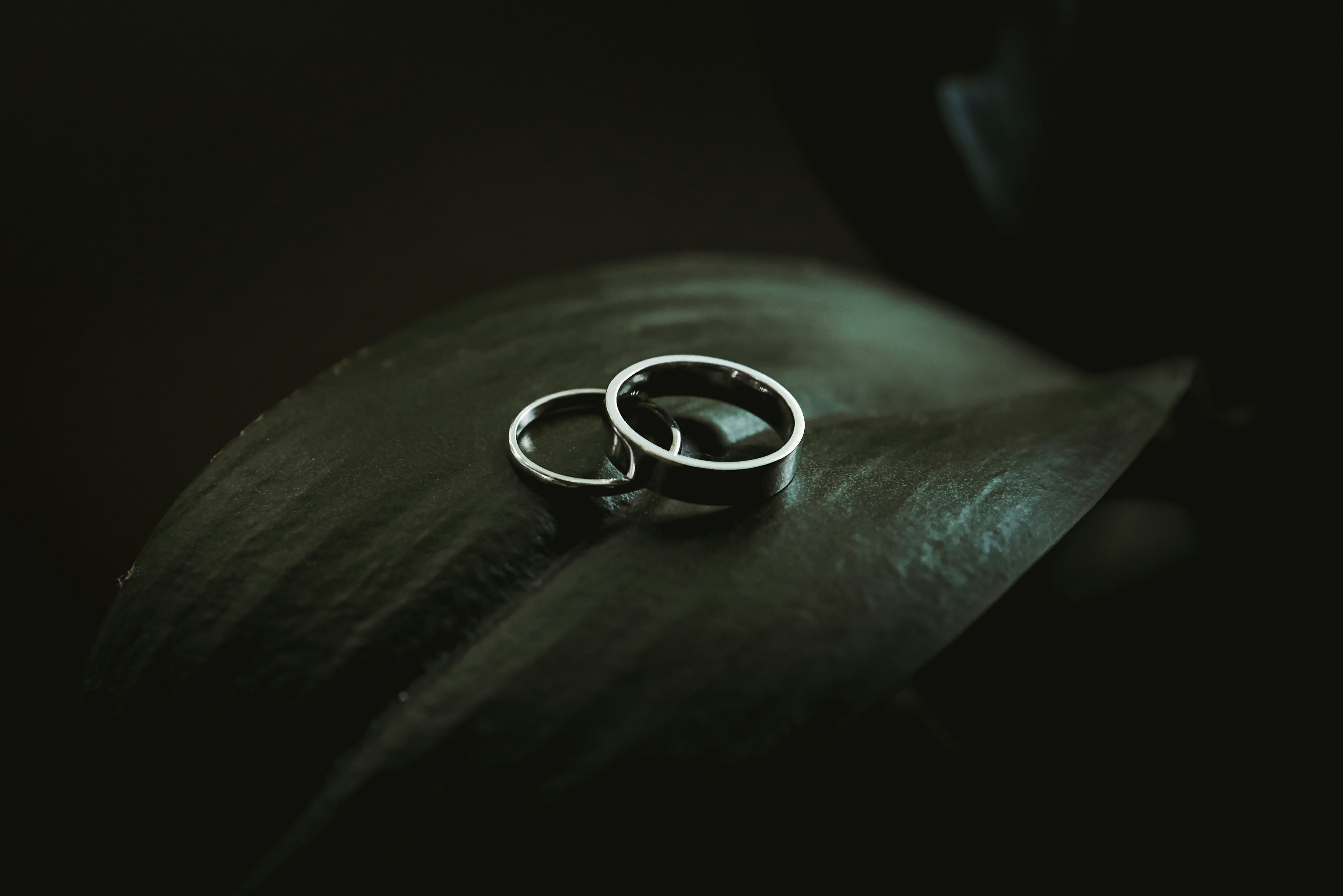 The History of Nose Piercings: From Ayurveda to Aesthetics
